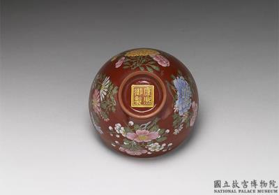 图片[4]-Yixing lidded bowl with flowers of the four seasons in painted enamels, Qing dynasty, Kangxi reign (1662-1722)-China Archive